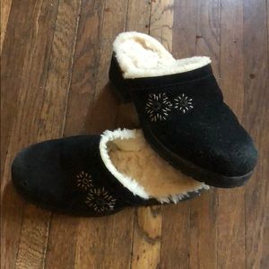 Ugg clogs
